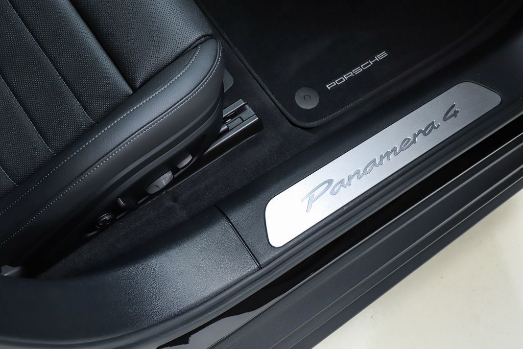 2026 Porsche Panamera 4