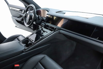 2026 Porsche Panamera 4