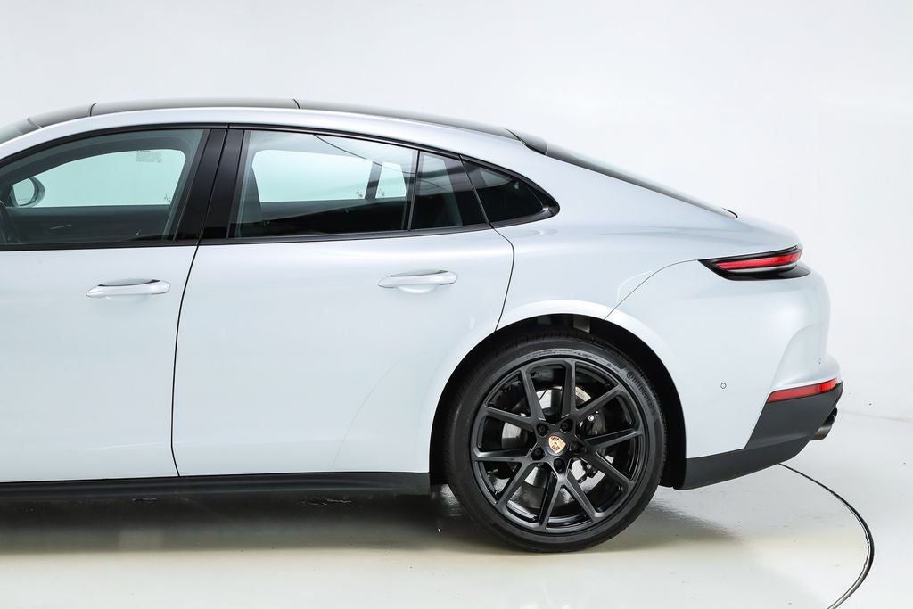 2025 Porsche Panamera 4