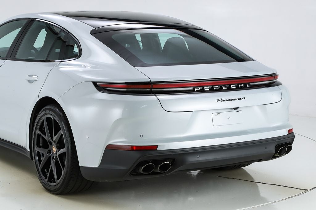 2025 Porsche Panamera 4