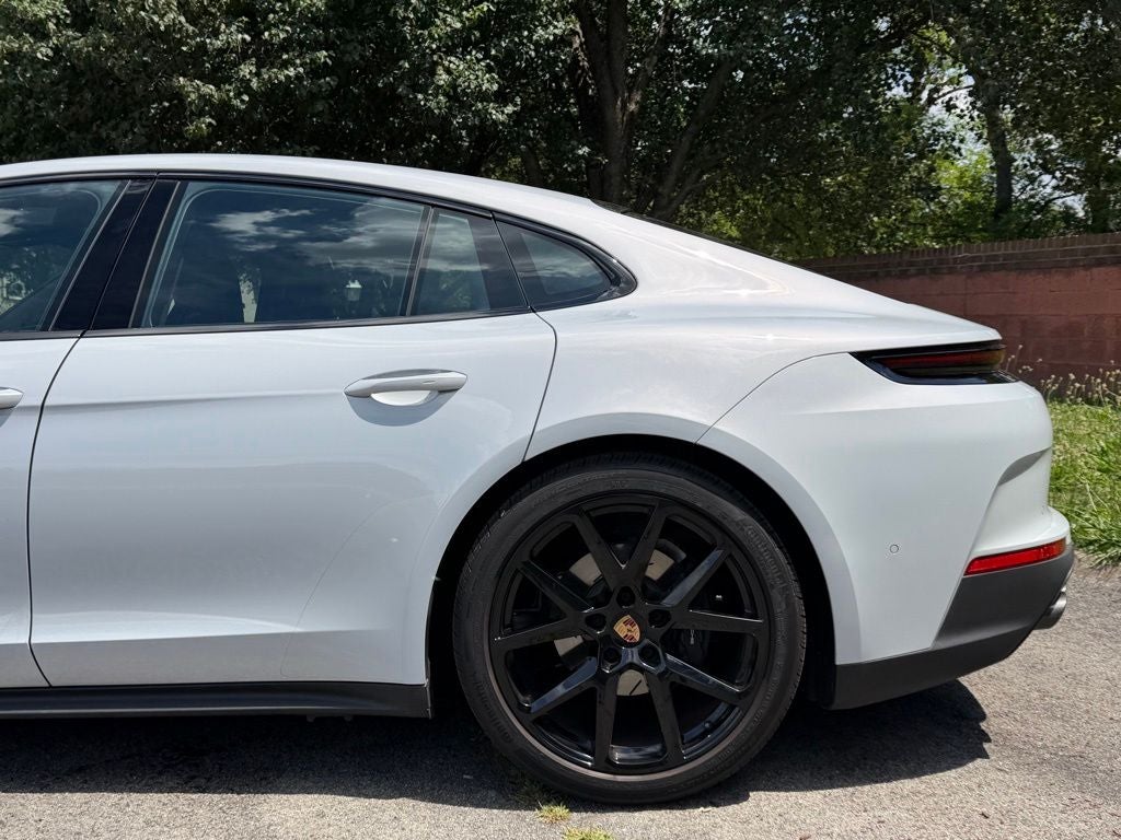 2025 Porsche Panamera 4