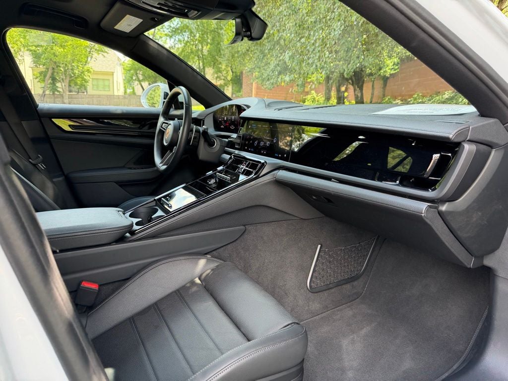 2025 Porsche Panamera 4