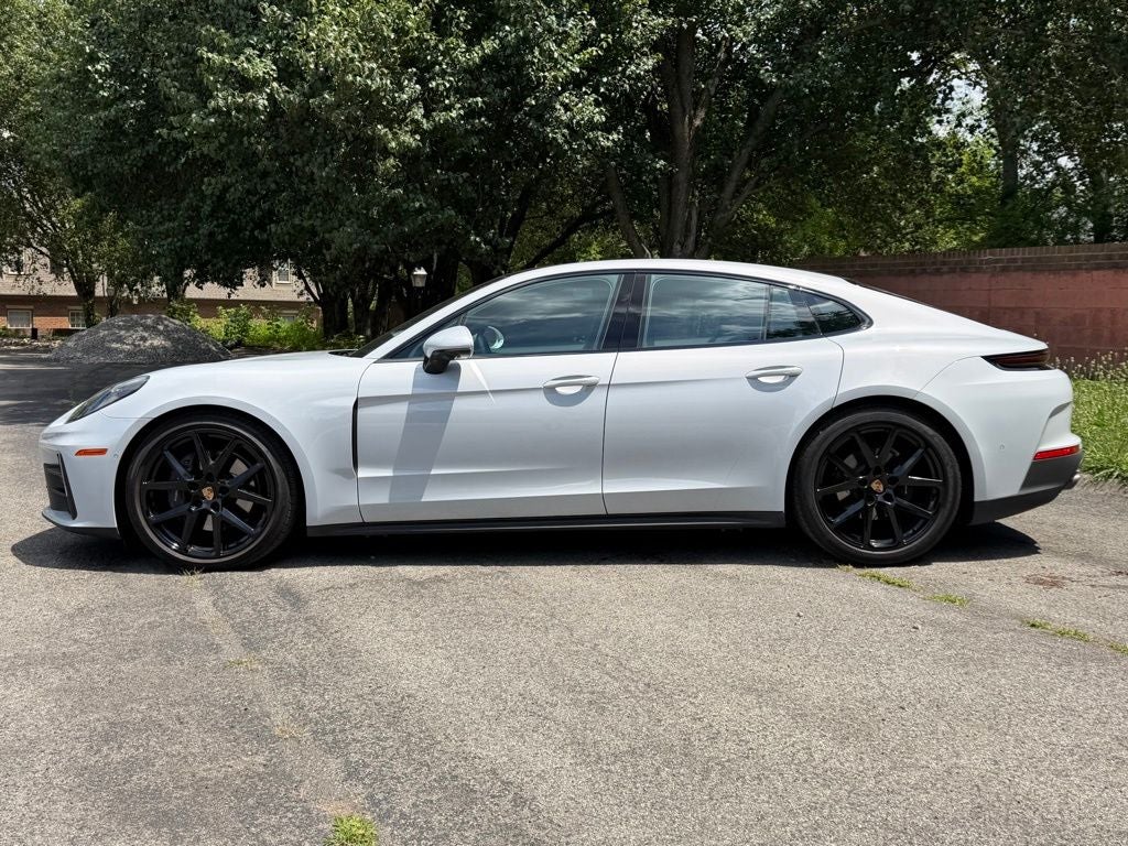 2025 Porsche Panamera 4