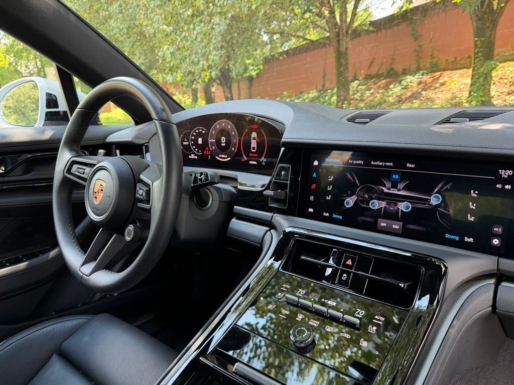 2025 Porsche Panamera 4