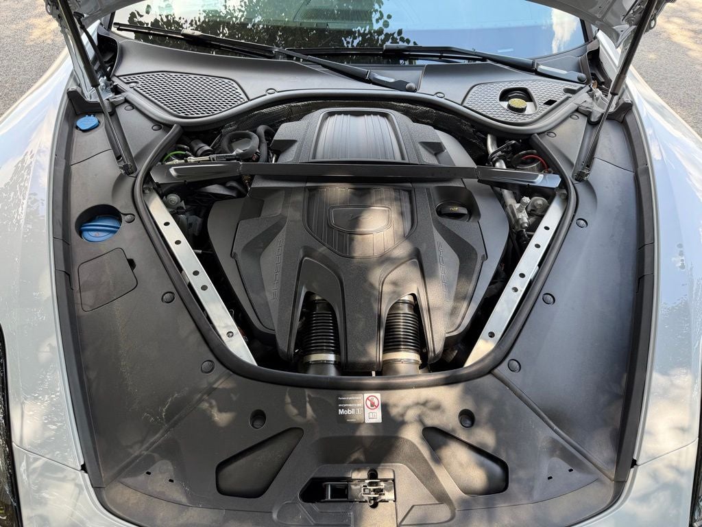 2025 Porsche Panamera 4