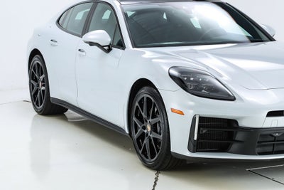 2025 Porsche Panamera 4
