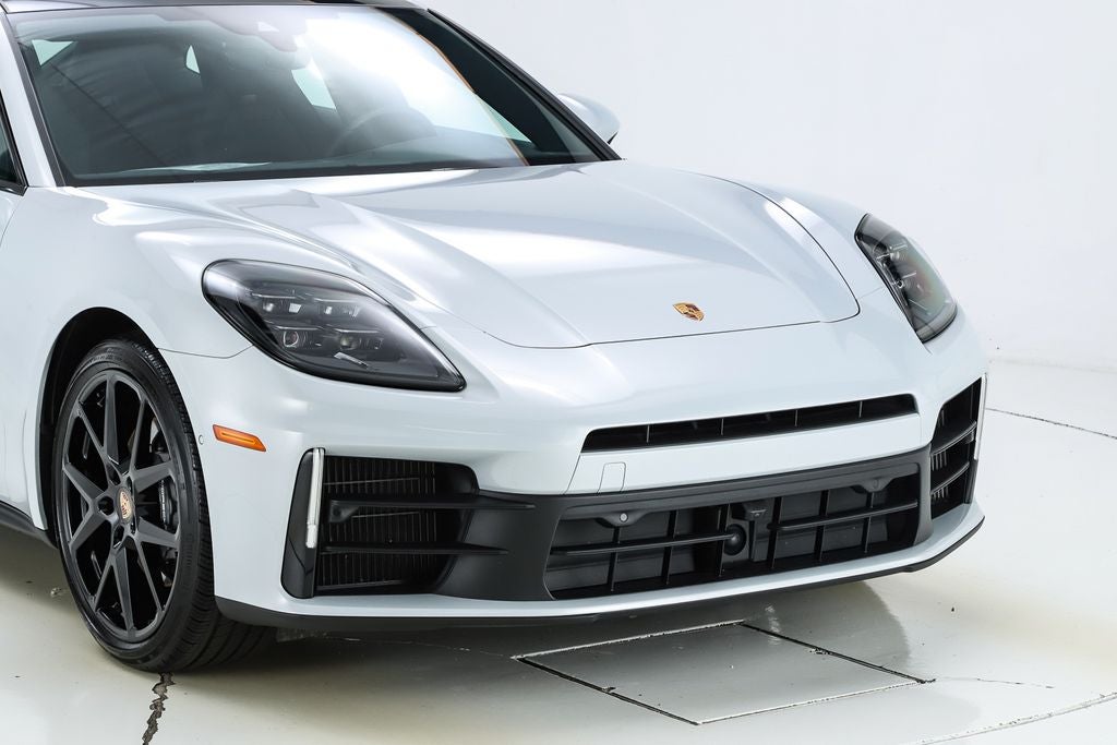2025 Porsche Panamera 4