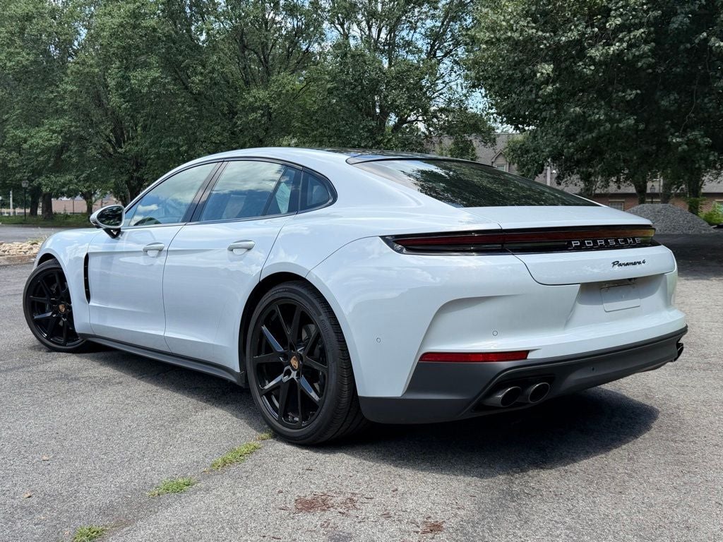 2025 Porsche Panamera 4