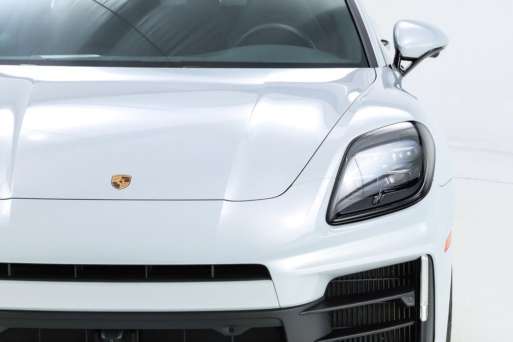 2025 Porsche Panamera 4