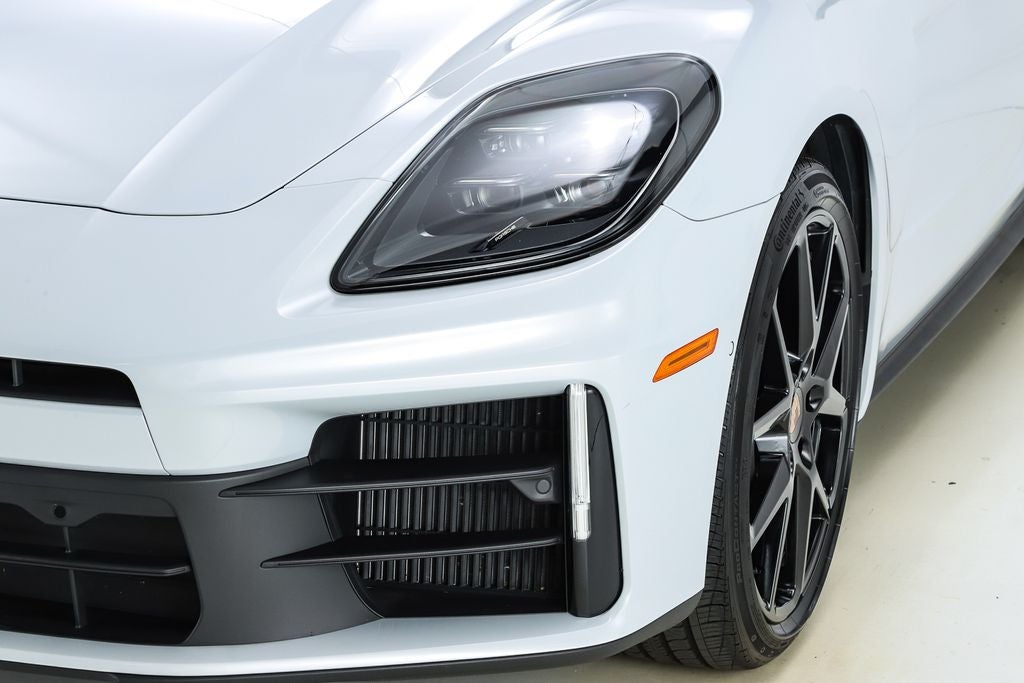 2025 Porsche Panamera 4