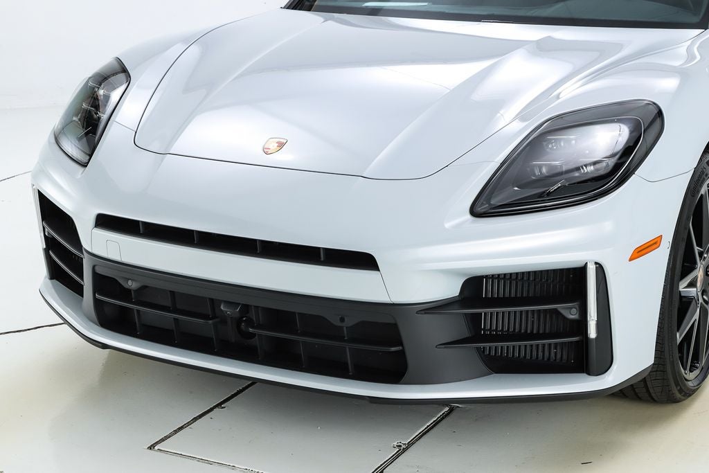 2025 Porsche Panamera 4