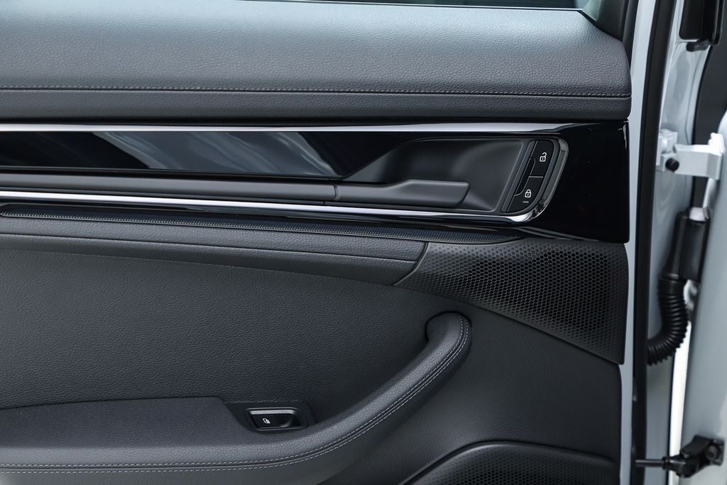 2025 Porsche Panamera 4