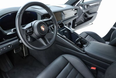 2025 Porsche Panamera 4