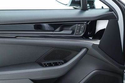 2025 Porsche Panamera 4