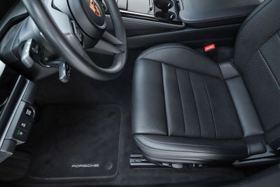 2025 Porsche Panamera 4