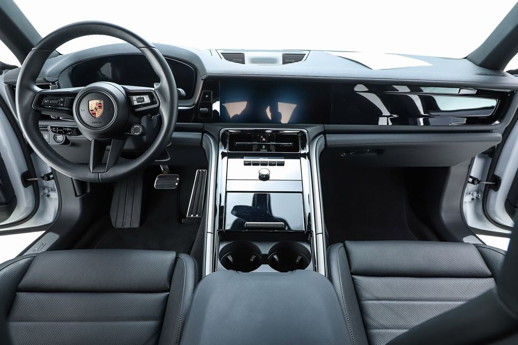 2025 Porsche Panamera 4
