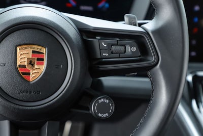 2025 Porsche Panamera 4