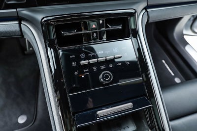 2025 Porsche Panamera 4