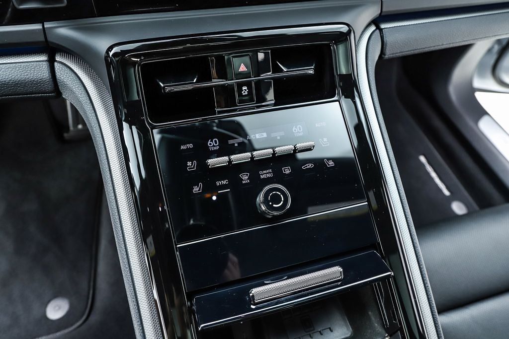 2025 Porsche Panamera 4
