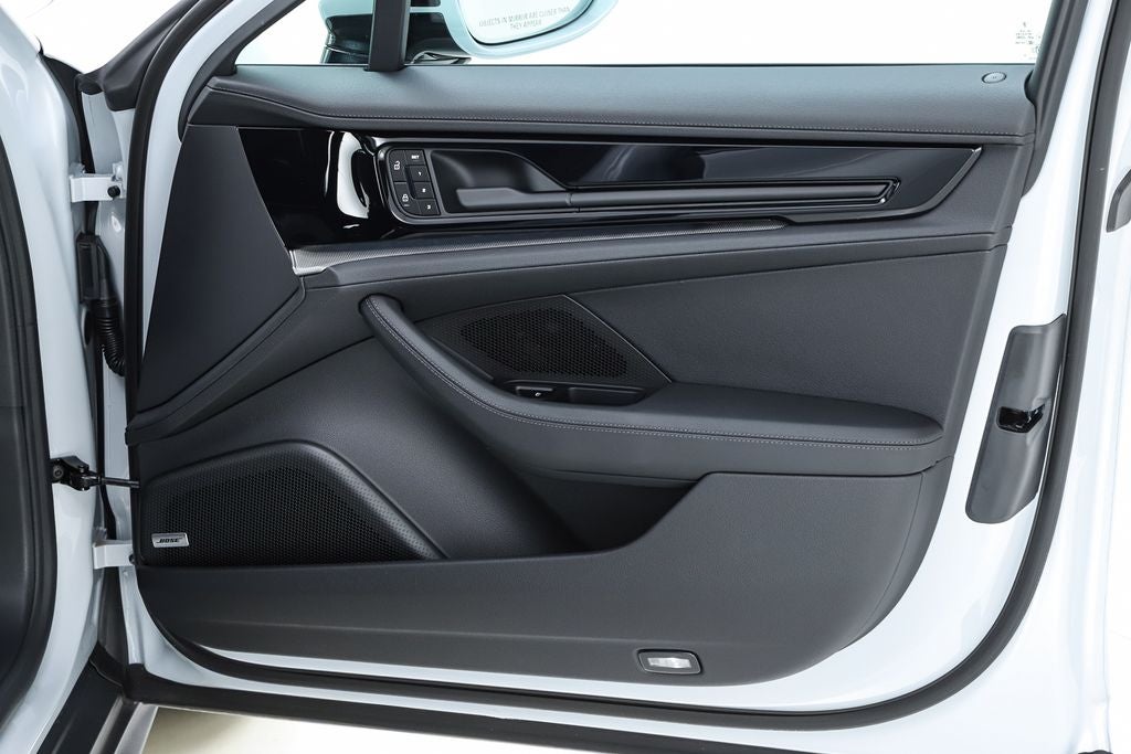 2025 Porsche Panamera 4