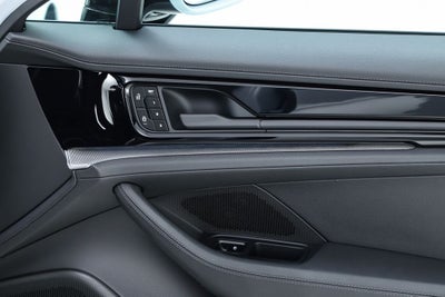 2025 Porsche Panamera 4