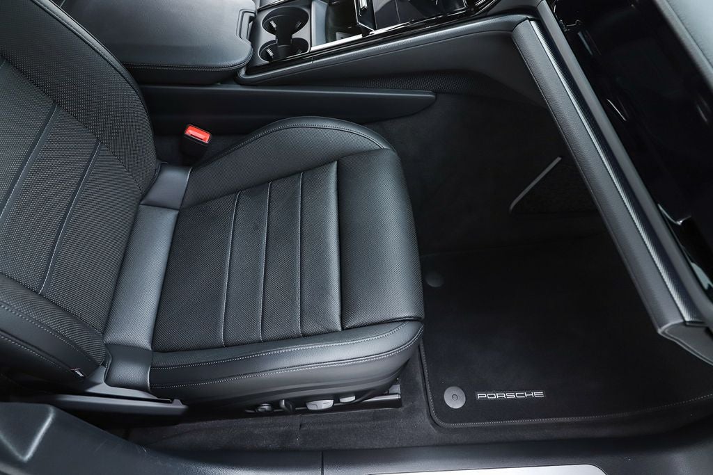 2025 Porsche Panamera 4