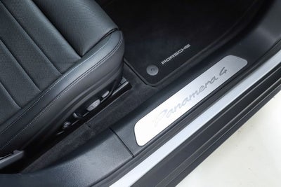 2025 Porsche Panamera 4