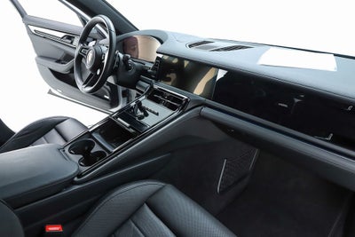 2025 Porsche Panamera 4