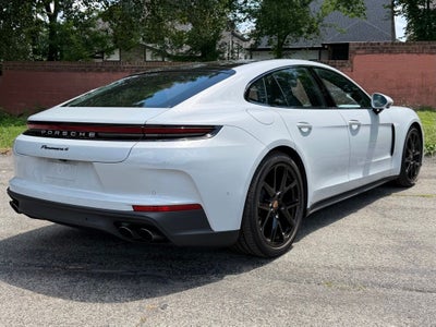 2025 Porsche Panamera 4