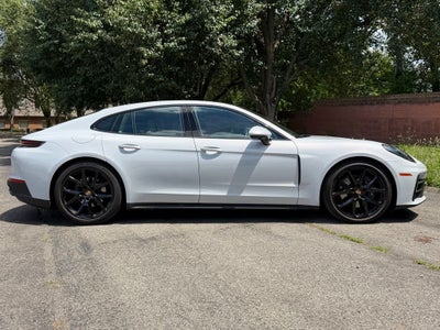 2025 Porsche Panamera 4