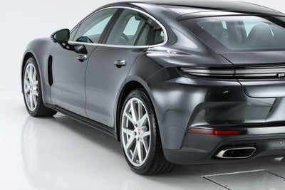 2026 Porsche Panamera 4