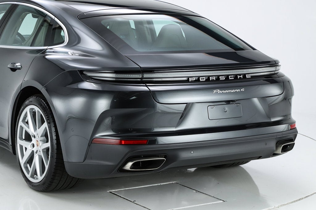 2026 Porsche Panamera 4