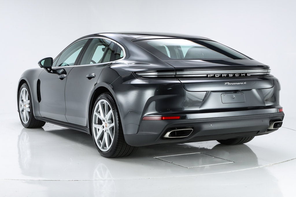 2026 Porsche Panamera 4