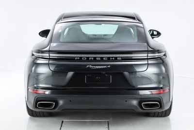 2026 Porsche Panamera 4