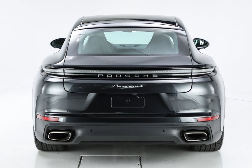 2026 Porsche Panamera 4