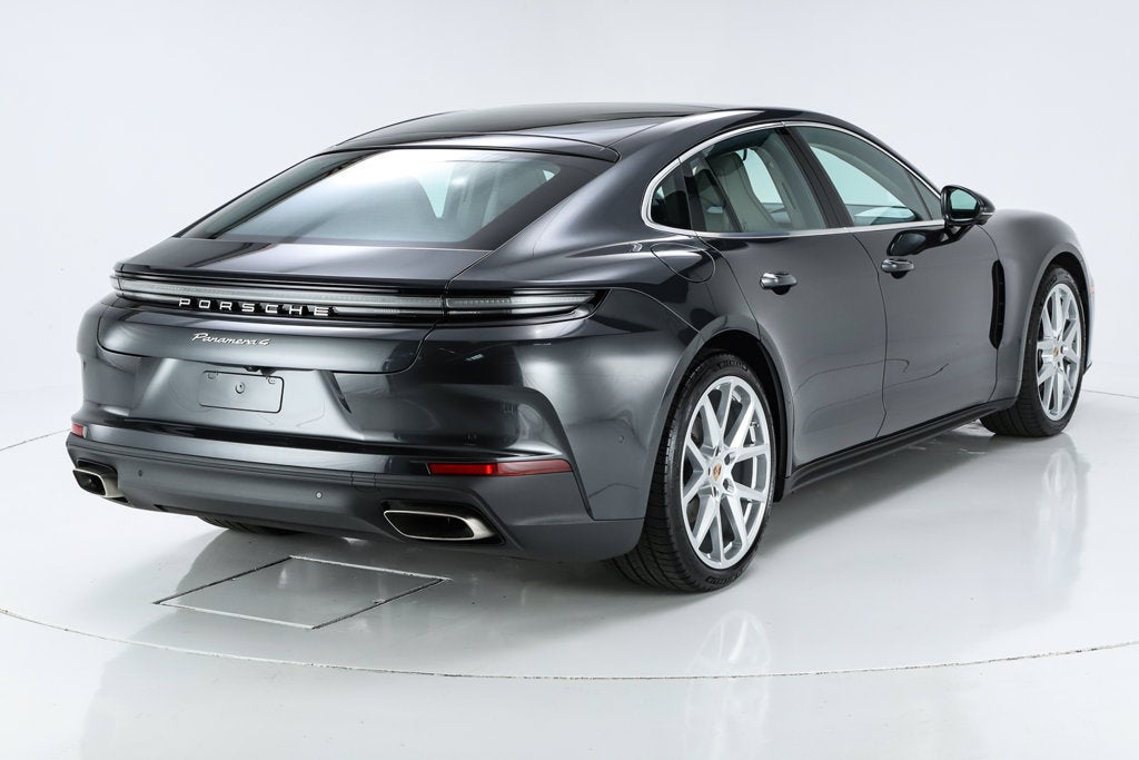 2026 Porsche Panamera 4