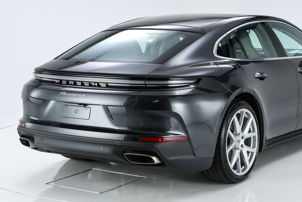 2026 Porsche Panamera 4
