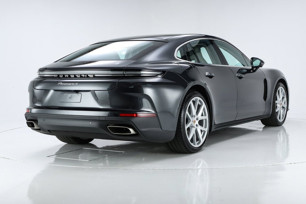 2026 Porsche Panamera 4