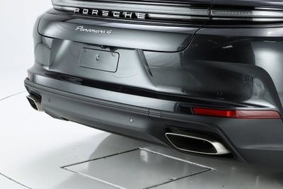 2026 Porsche Panamera 4