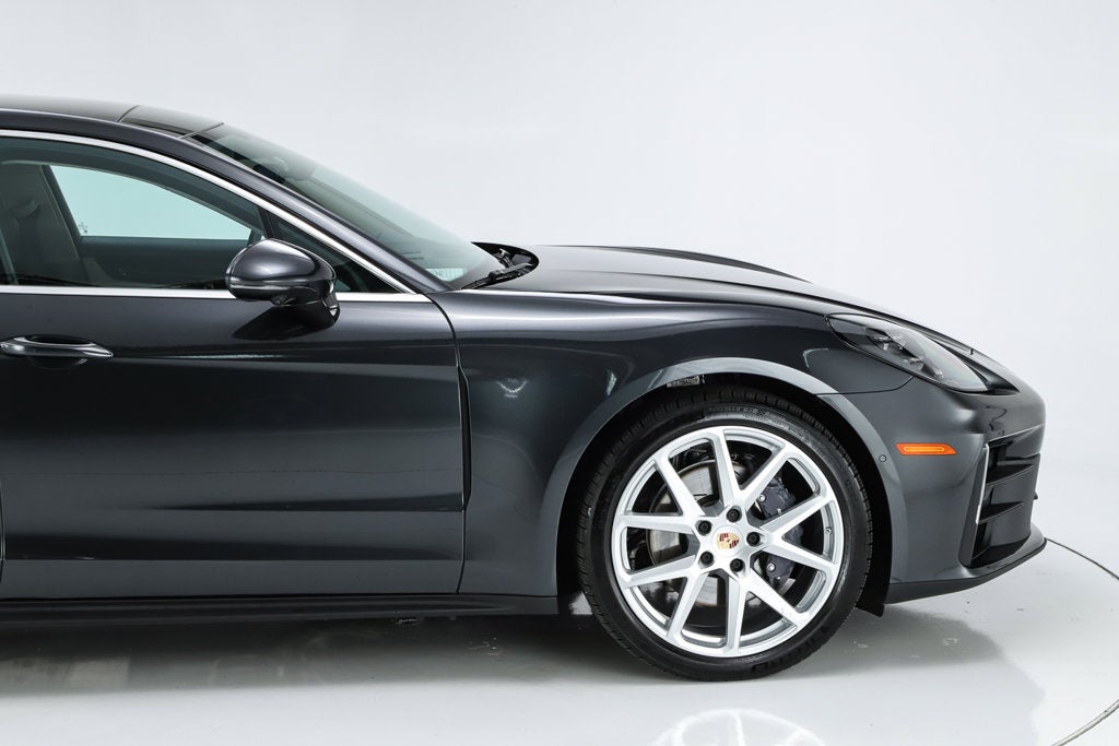 2026 Porsche Panamera 4