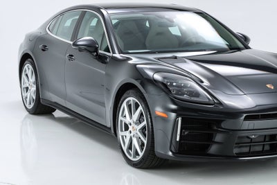 2026 Porsche Panamera 4
