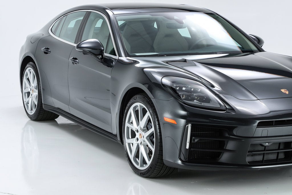 2026 Porsche Panamera 4