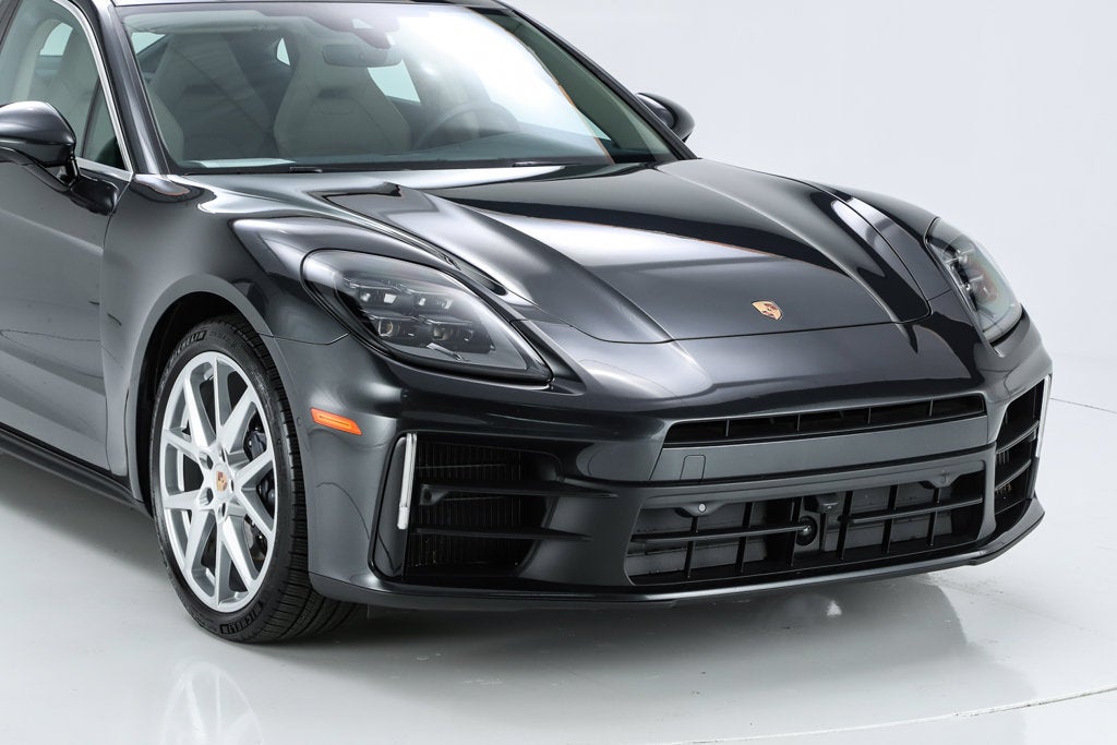 2026 Porsche Panamera 4