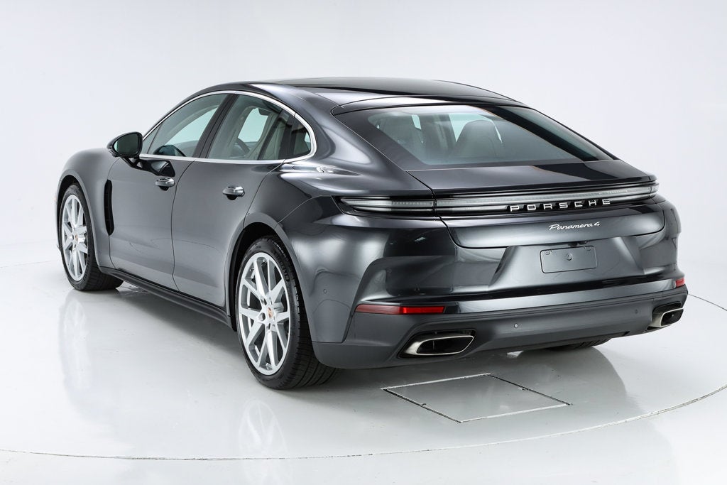2026 Porsche Panamera 4