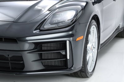 2026 Porsche Panamera 4