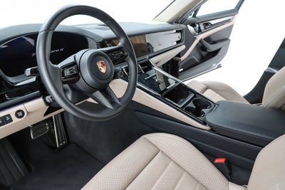 2026 Porsche Panamera 4