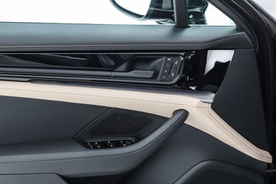 2026 Porsche Panamera 4