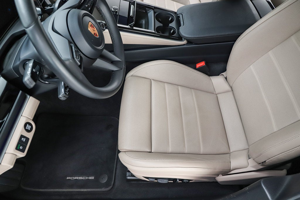 2026 Porsche Panamera 4