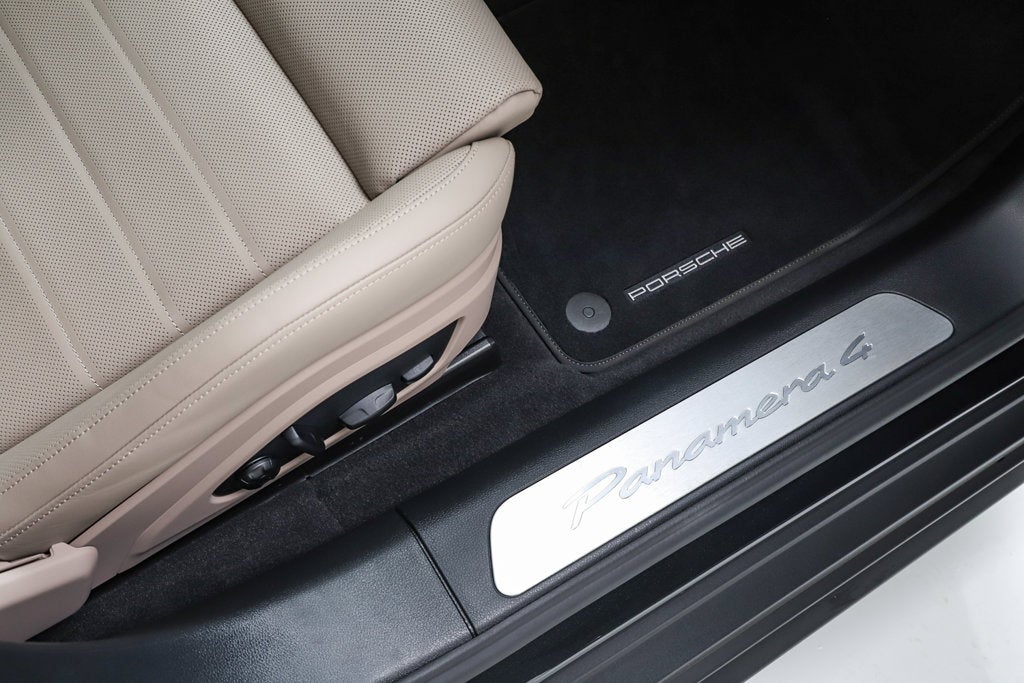 2026 Porsche Panamera 4