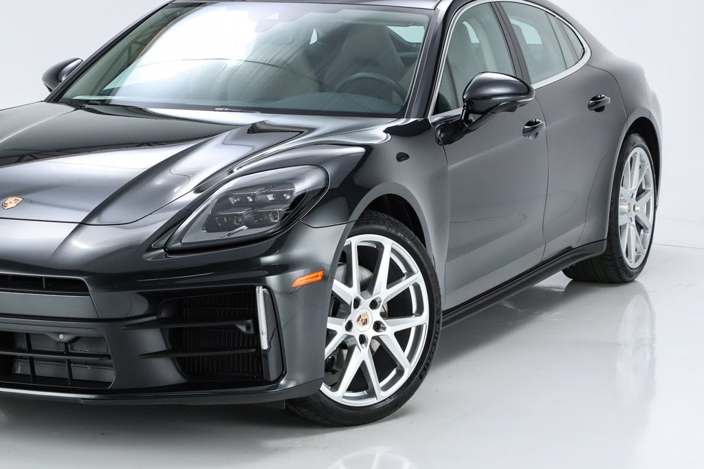 2026 Porsche Panamera 4
